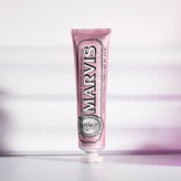 خمیر دندان سفید کننده مارویس بنفش Sensitive Gentle Mint – طعم نعناع